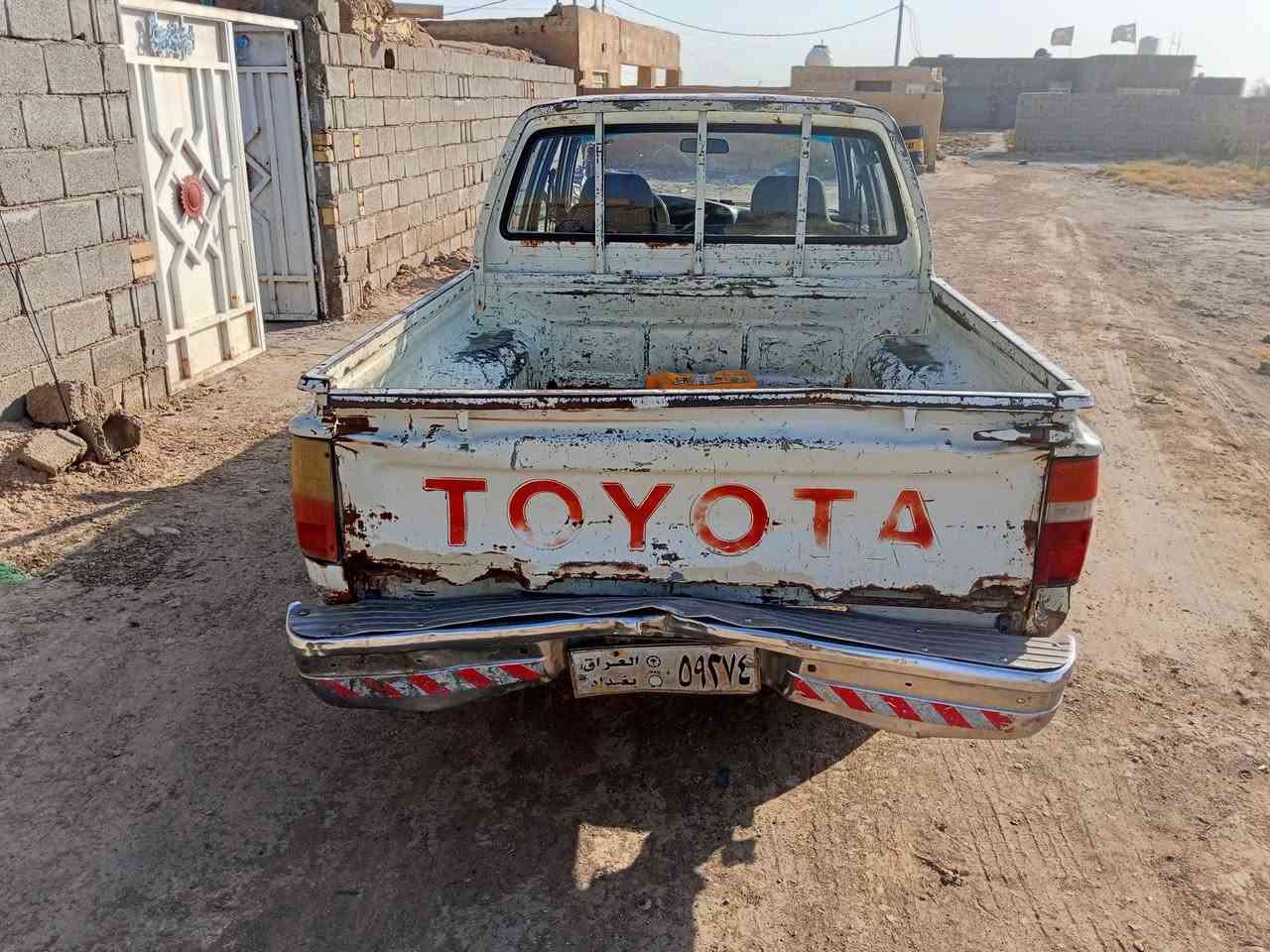السلام عليكم سيارة موديل92سنويه نافذه مكفوله مكينه ورقم صدامي  وكير وشاصي وكاله عامه عندي بيها و مكفوله من العشائر والدولة  مكاني ناصرية قضاء الفجر 
سعر خاص

***********

