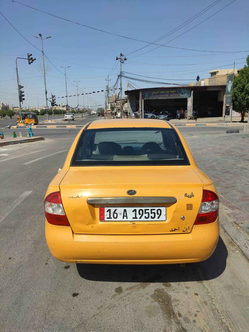 سلام عليكم طيبه للبيع موديل 16سياره نضيفه وحلوه عوزهه بس سايق لسياره كهربايات شغله تبرد شغال تخم تاير جديد لسياره مامضروبه فقط طخه بل باب لوره مصفره هيئه وغرامات عليهه بس هيئه مال شهرين اني ادفع لتكاليف  مكاني كربلاء للستفسار عل هاذا لرقم ***********
