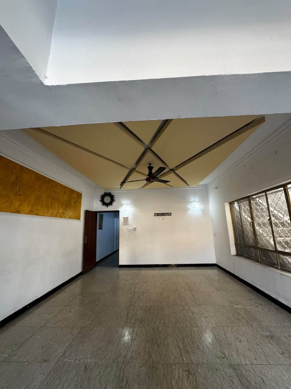 🏡 عقارات | بيع • شراء • إيجار
 
مكتب افق الاعمار الهندسي 
رقم الهاتف ***********

مشتمل ارضي 

غرفتين نوم وصاله ومطبخ وصيحيات عدد2 وكراج 
معزول عزل تام 
وياه خط سحب مولد  5امبير من ضمن العقار 
بدل يجار  مليون 

الموقع شارع الكويتي 
 

🏠 بيوت وشقق
🏢 محلات ومكاتب
🌳 أراضي ومزارع
🔑 إيجار يومي • شهري • سنوي
💰 بيع وشراء العقارات

📩 للاستفسار أو عرض عقارك للإيجار والبيع، راسلنا على الخاص

📍 بغداد سيديه شارع قطر الندى مقابل ضي بغداد 

عقارك المثالي… أقرب مما تتوقع. 🤍

رقم الهاتف ***********
