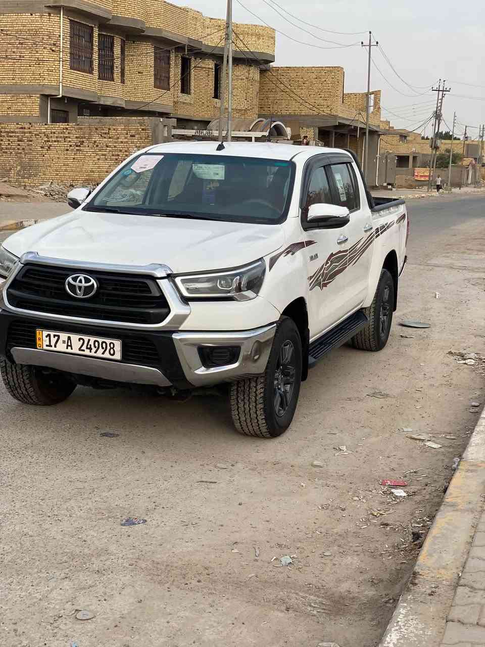 هايلوكس • ٢٠٢٢ • اماراتي