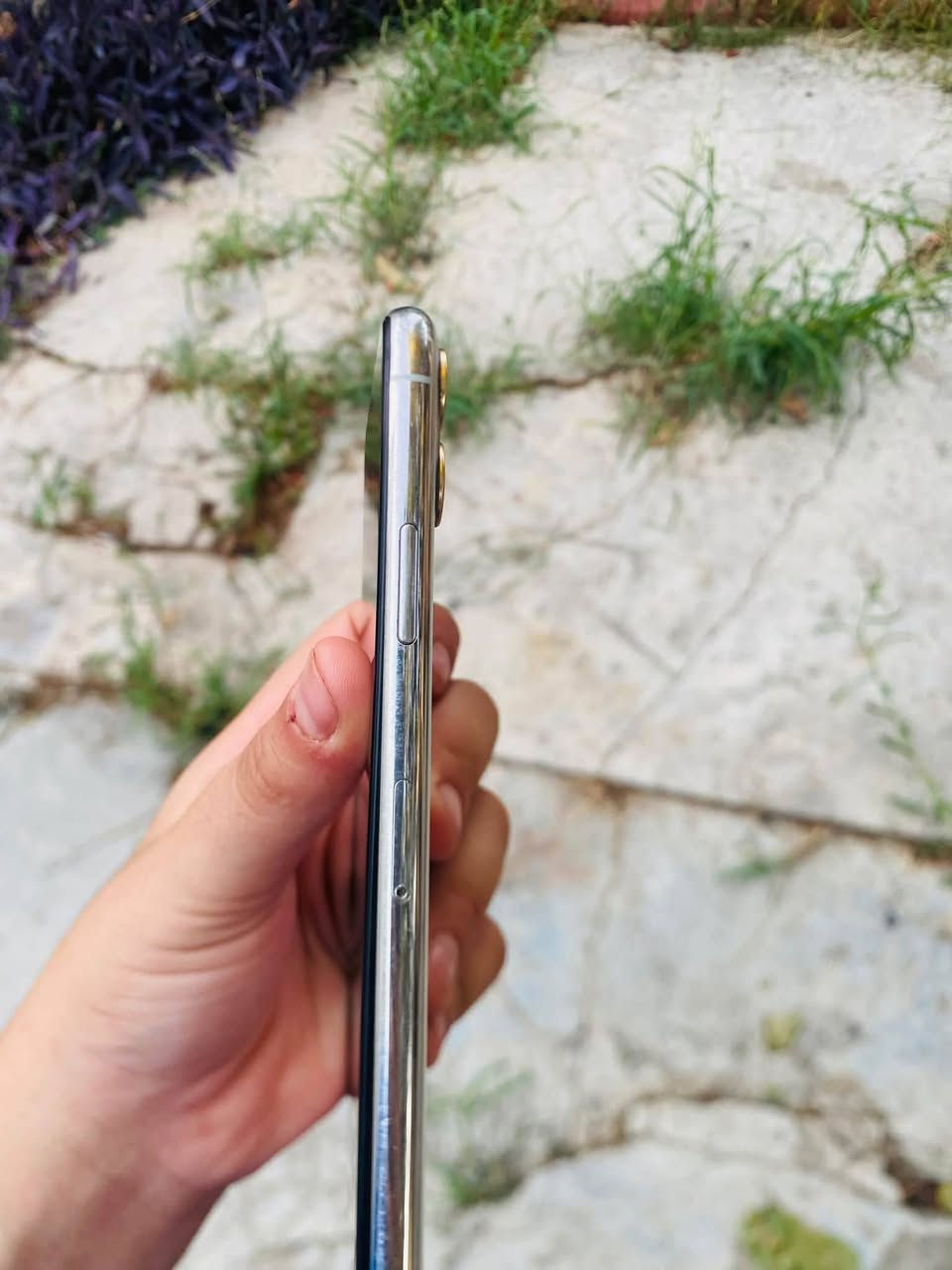 ايفون 11 برو ماكس كلشي بيلادي 
ذاكرة 256GB
بطارية مبدلة 100‎%‎

جهاز كلشي نضيف سعر 185 الف وبيه مجال تواصل رقم
***********
