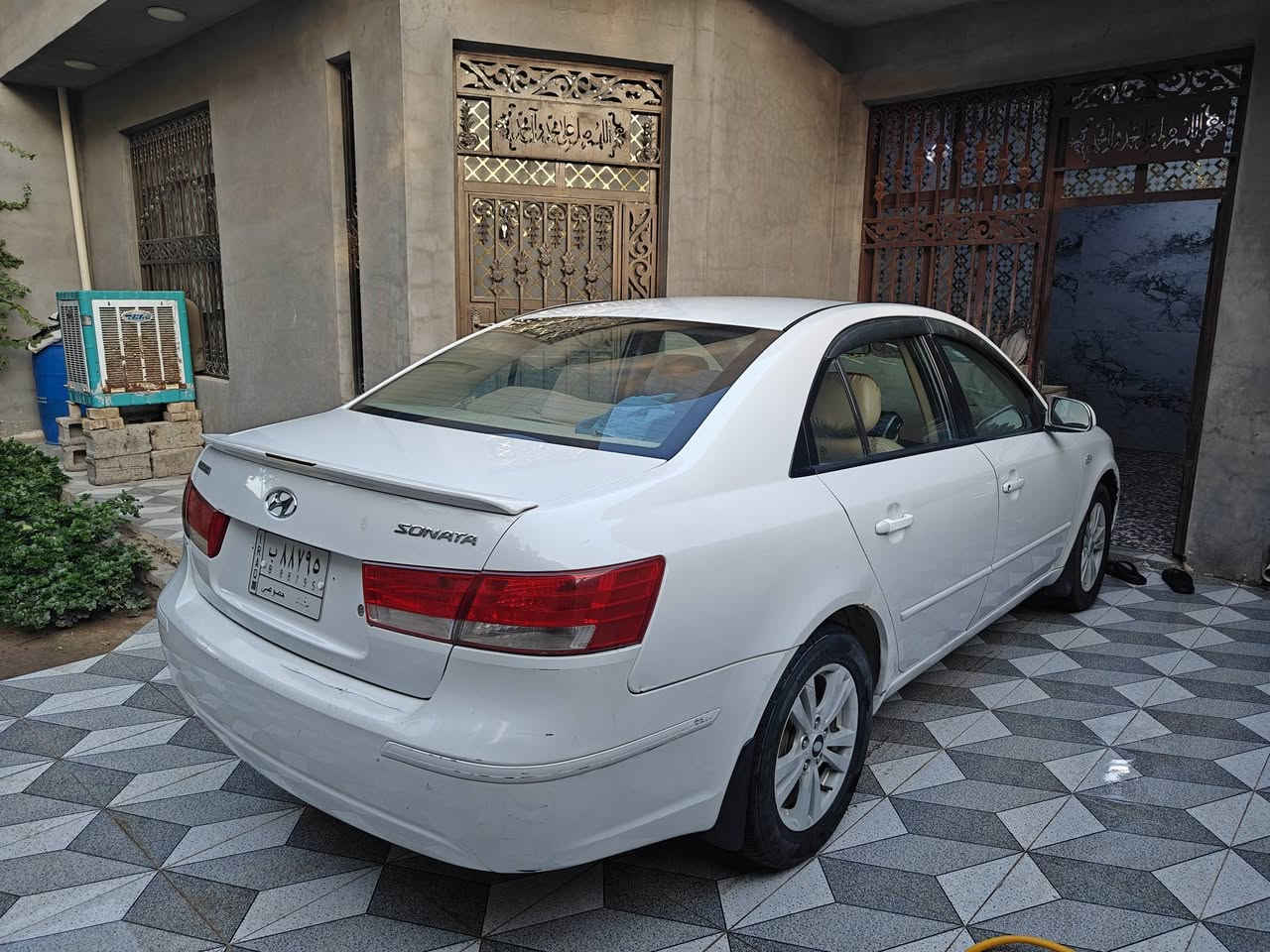 سوناتا 2009خليجي
 محرك2000 بيهة تبديل جاملغ الأيمن وبارد بالجاملغ الأيسر وبارد بالبنييد والهلال الأيمن عمر اثر خياس وكلشي موضح بالفيديو
سنوية بأسمي 
السعر 110 وبيهة مجال مكان السيارة بابل الحصوة 
رقم الهاتف ***********
