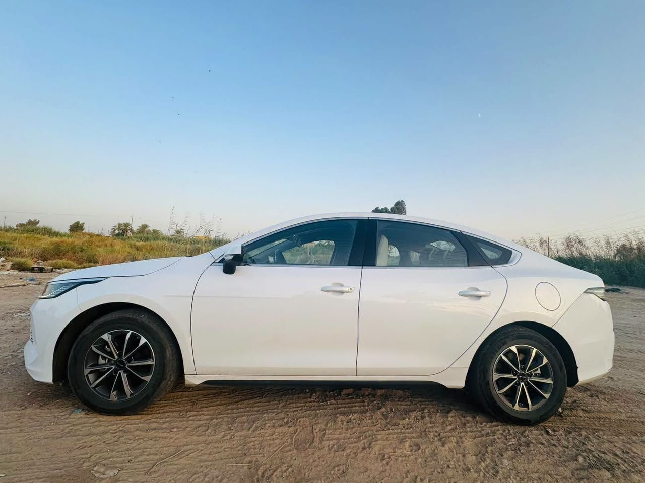 السلام عليكم
BYD دستروير 
موديل 2025
فول مواصفات 
كفاله عدا الفطر بدعاميه موضح بصوره
ماشيه ٣٣ الف
رقم بغداد 
مكانها بغداد ( سعر ٢٠ مليون وبيها مجال ) 
***********
