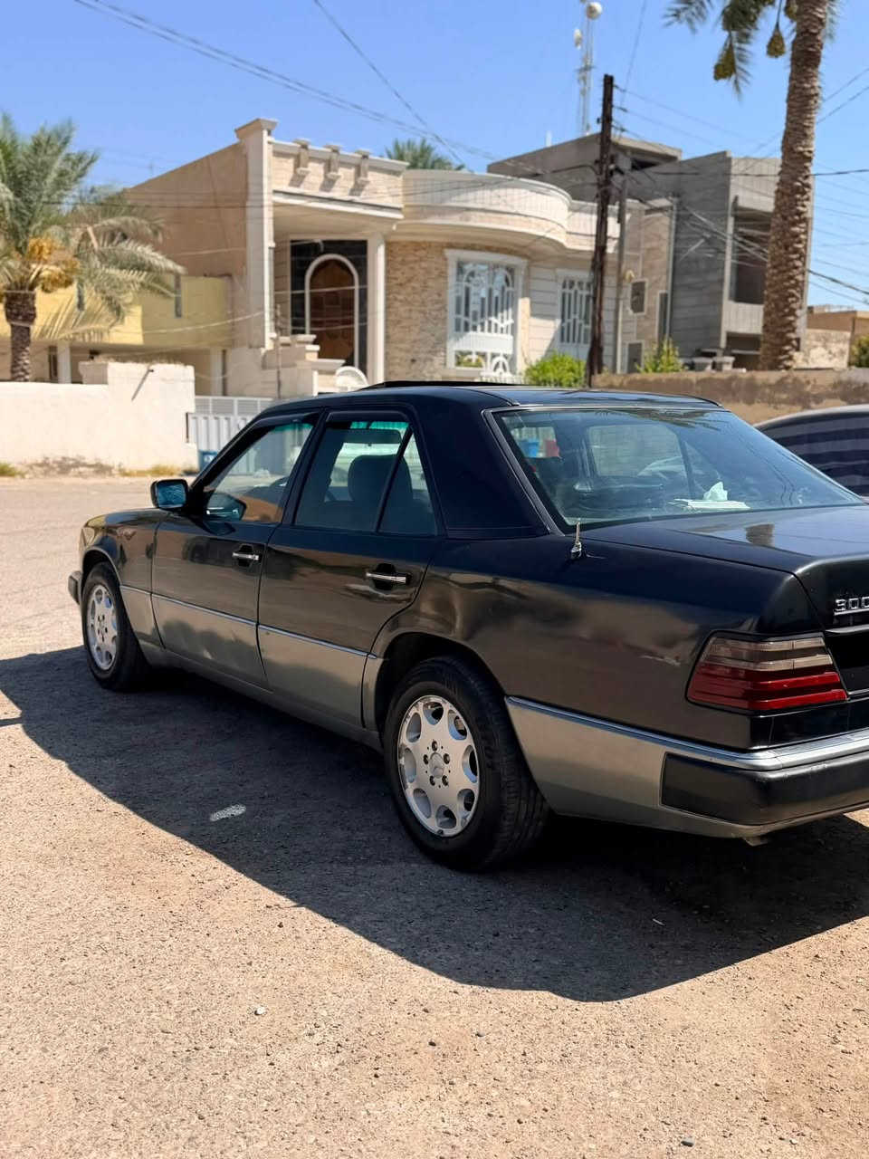 مارسدس دب موديل 1991
سنويه ب اسمي و رقم بغداد انكليزي مشروع وطني تتحول بكل المحافضات 
محرك بطة 

حدادية 90‎%‎

غرفة جلد نضيفه 

قواعد دبل مكفولة

بدون اي خياسات

كلشي بسيارة شغال 

تبريد منظومه كامله جديده 

السيارة خير من الله وجديدة 

السعر 62 وبيهه مجال بسيط 

مكاني ديالى شهربان *********** رقمي بي واتساب وموجود على الخاص
