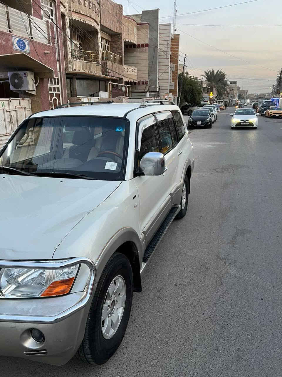 سلام عليكم 
باجيرو 2006 خليجي
مكينه 3000 المرغوب 
7 راكب 
3 قطع تبريد 
شاشه بلوتوث وكامره 
كشنات جلد 
بيها صبغ والسونر موجود بالصور
السياره بدووون حادث
سياره مال جناي ونصبتها حلوه 
وعضمتها قويه 
السعر ( 85) وبيها مجال
عنوان بغداد الشعب او الثعالبه
***********

نص مكتوب في الصور:
- الماركة : ميتسوبيشي النوع : باجيرو سنة الصنع : 2006 رقم العجلة : 11415 تاريخ الفحص : 3/2/2024 وقت الفحص : 5:15م الجانب الايمن يوجد صبغ وبارد وخدوش في المكان المحدد الجانب الايسر/براغي الابواب والجاملغ مفتوحات يوجد صبغ في المكان المحدد المصد الخلفي يوجد صبغ وخدوش في المكان المحدد الجزء العلوي لم يتم الفحص (فابلون) المصد الامامي/براغي البنيد مفتوحات يوجد صبغ في المكان المحدد صبغ بارد تبديل خدوش نخلي مسؤوليتنا بعد انتهاء الفحص وتسليم التقرير الى صاحب السيارة العنوان : حي سومر - مقابل الدفاع المدني ***********