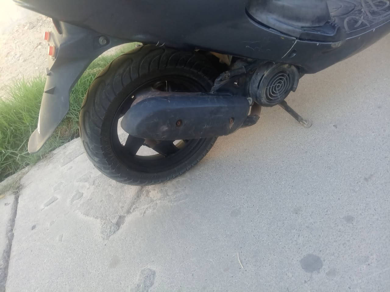 الإسلام عليكم ماطور اكزز للبيع محرك معمر ونشط تحريكه ومعدل شرط هندر واحد يشتغل ويرمنيه كله شغاله ما عده؛ (السلف) اشاير هورن لايت بلاجكتور بك لايت كيج بنزين كيلو متر  بريكات وره وكدام شغلات درع اصلي تيات جدد ماطور عجينه اكزوز اصلي حساس وكافيه وصط وصفح شاصي شرط المطور مال روحه وجيه ما يوكفك الشراي يتصل على الرقم *********** او يجي خاص السعر؛ (350)وبي مجال للطيبين
