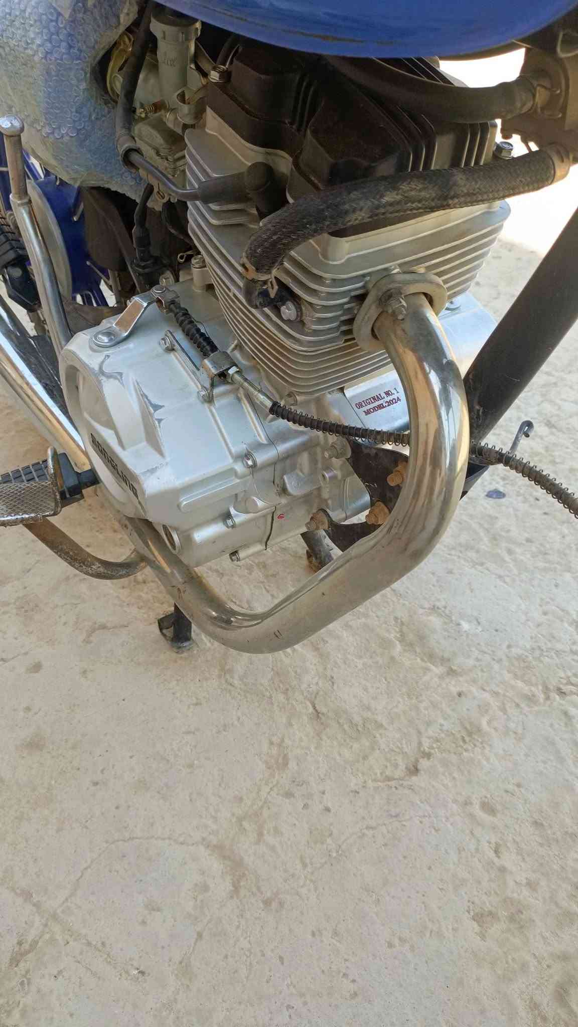السلام عليكم دراجه للبيع موديل 24 سعر 575 ورق موجود بها ***********
