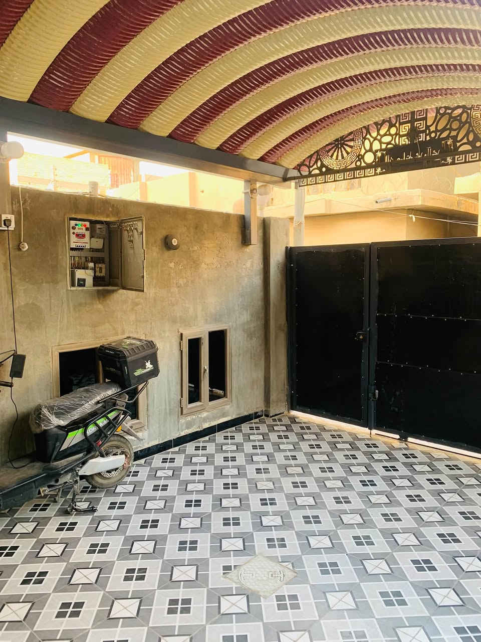 🏠🏠🏠🏠🏠🏠🏠

بسم الله الرحمن الرحيم 
 مشتمل للبيع طابقين بناء حديث بناء 2025 بناء طابوق درجه اولى المشتمل في حي الشهداء ضباط الرابعه المشتمل فول سيراميك وبناء درجه اولى بناء مفصول أضلاع وسقف يتكون من كراج وصحيات خارجيه واستقبال ومطبخ وصاله ومناور2 وحمامات2 وغرفة نوم عدد3 مأسس مجاري خطين ومؤسس ماء ٤ خطوط نضام بوستر صاعد نازل تاني ماء كبير ٢٠٠٠ لتر مؤسس نضام كامرات سبالت دفن 
ملاحضه/البيت يباع مع الأثاث كامل 

🌴1️⃣التسلسل📠/170
🌴2️⃣مساحه🏚️/150m
🌴3️⃣الواجهه🏫/7.50m
🌴4️⃣النزال⛺/20m
🌴5️⃣الشارع🛣️/8m
🌴6️⃣المرقم/
🌴7️⃣اقرب نقطه داله / قرب جامع الشمري
🌴8️⃣خدمات🏞️/ ماء وكهرباء +تبليط
🌴9️⃣السعر/160وبي مجال 
__________________________
1️⃣●اسعار 💵العقارات المعلنة في مكتبنا تُحدد من قبل البائع 💸صاحب العقار وليس المكتب والسعر قابل للتفاوض بين البائع والمشتري📜 

2️⃣●⌛نتميز بعدم رفع سعر العقار من قبلنا ونجمع البائع🌴والمشتري وجهاً لوجه لغرض الاتفاق📝  على السعر النهائي 👍 

3️⃣●🌴قضاء الفلوجه/حي الشهداء شارع ستين 60 قرب نادي الصمود Fallujah, Iraq اذا عندك عقار تريد تعرضه للبيع او تريد تشتري عقار 

4️⃣🌴فقط ارسال المعلومات  على الواتساب او الاتصال على هواتف المكتب .. 

☎️نستقبل هواتفكم على الارقام التاليه 

☎️ابو عبدالله العيساوي 
*********** (الواتساب) 
***********
☎️***********
