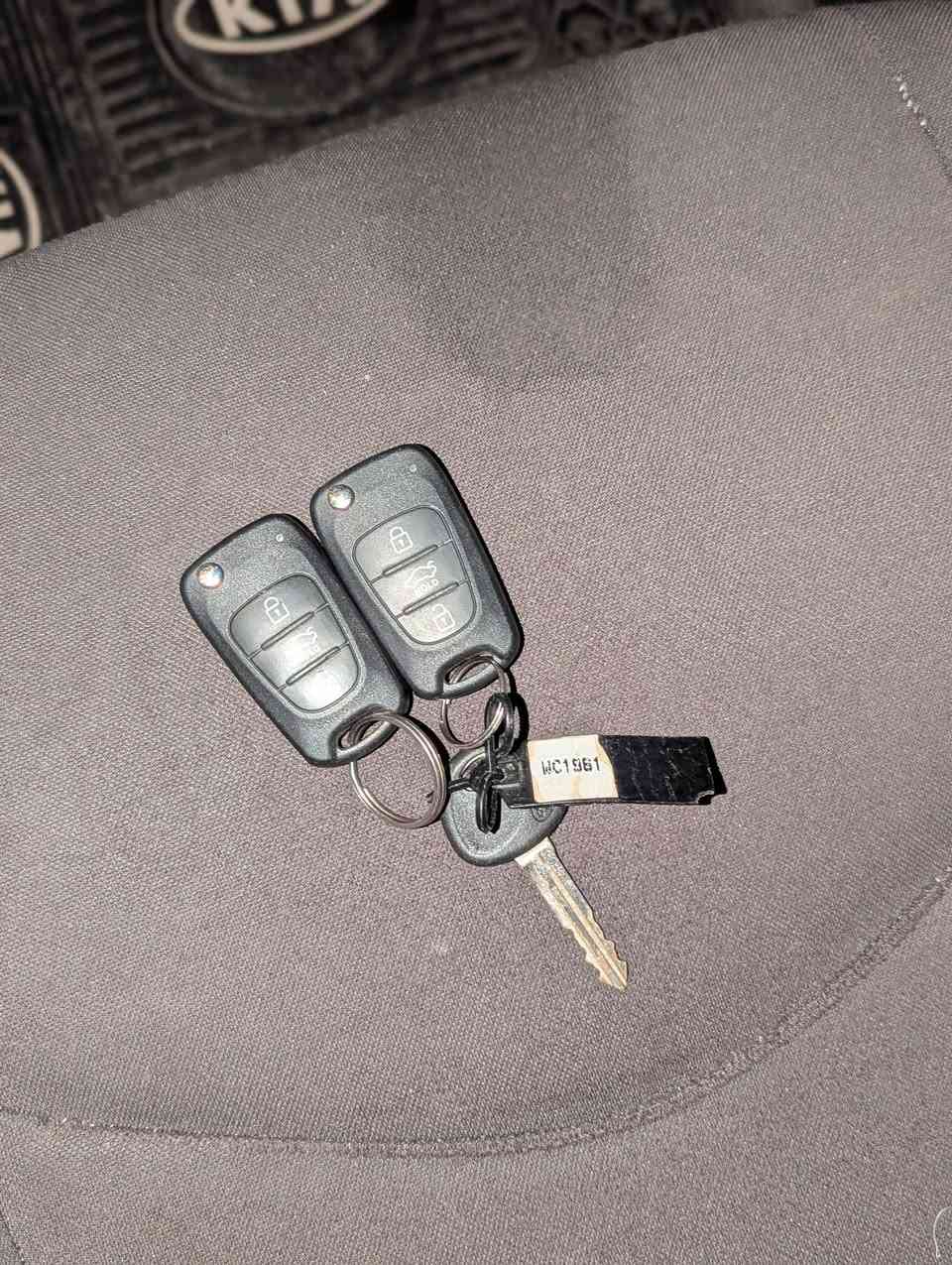 KIA SOUL 2011    مکفول خلیجی
بسم اللە رحمان رحیم

سلام علیکم

سيارة: كيا صول خلیجی

موديل:2011

مكينة: 16 دوش

سيارة كلش نظيفة بدون صبغ بدون بارد كلشي بلادي حتى سبير مانزل گير محرك بشرط الف فيطر وياي ثلاث سيوجات مال شركة 

سنوية جديدة باسمي تحويل ثاني يوم 
عنوان: سليمانية
للاستفسار: ***********
