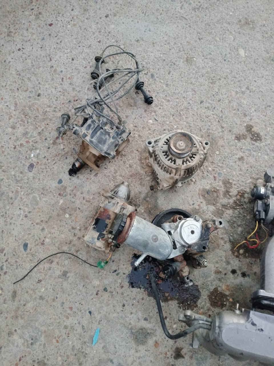 البيع غراض بطه 2500ديلكو.   كلهن عالفحص الي يردهن شلع ***********
