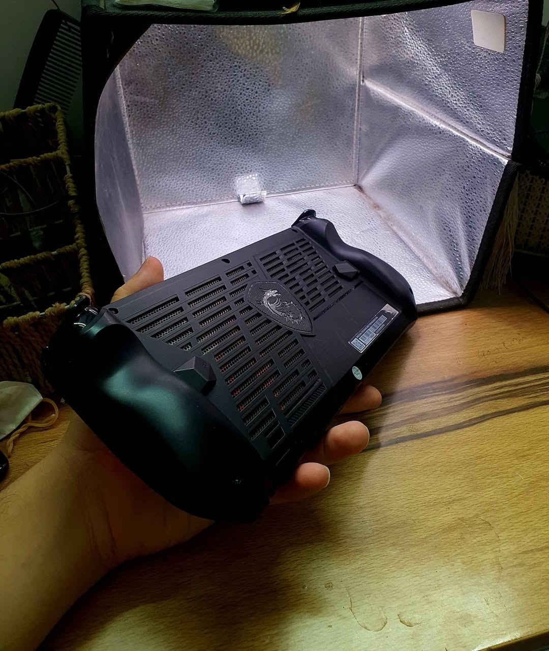 قطعه نادره ما تتوفر  ومميزه  
عملاق الكيمنك المحمول msi claw ultra 7 نسخه الترا 7 
السلام عليكم  عرض اليوم بتاريخ 8/10 

مرحبا شباب متوفر حاليا
msi claw Intel core  ultra 7  - 155H 
جهاز اخو الجديد استعمال قليل نضافه 100% شوفه عينك
استخدام قليل صحه البطاريه ممتازه منصب وندوز جاهز للعب تماما 
يأتي بعتاد مثل 
RAM 16GB LPDDR5-6400
شاشة 7" FHD 1920×1080 / 120Hz / Touch / 100% sRGB 
Hall Effect Joysticks & Triggers
Turbo حتى 4.8GHz
SSD NVMe PCIe Gen 4 — 512GB
Intel Arc Graphics
Windows 11
إضاءات متموجه ومتغيره او ثابته حسب الرغبه 
لاسق حمايه للشاشه نوعيه فاخره (Anti-Glare) للانعكاسات 
ملحقاته الاصليه كارتونه المطابقة مع شاحنته الاصليه msi 
قادر على تحميل وتشغيل كافه البرامج والالعاب الثقيله 
شخصيا جربت عليه crimson desert و last of us part 2
بسلاسه خرافيه وكرافيك  
الجهاز اخو الجديد جاهز كامل ومكمل ان شاءالله 

وبسعر مناسب  625 الف فقط 
العنوان / بغداد  - البياع  - شرطه الخامسه 
الرقم للتواصل / *********** 
يوجد توصيل لجميع المناطق والمحافظات بغداد, العراق
