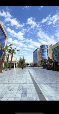 يوجد خط من الراشدية الى جامعة التراث نوع السياره نيسان سني تكسي 077380...
