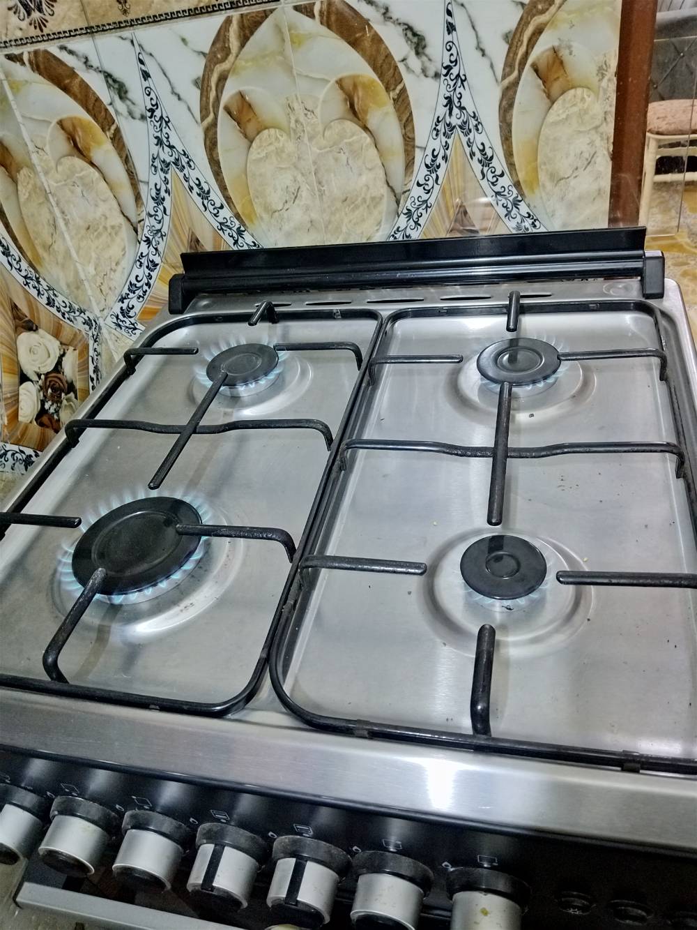 طباخ • استعمال شهر • فرن ما مشغل