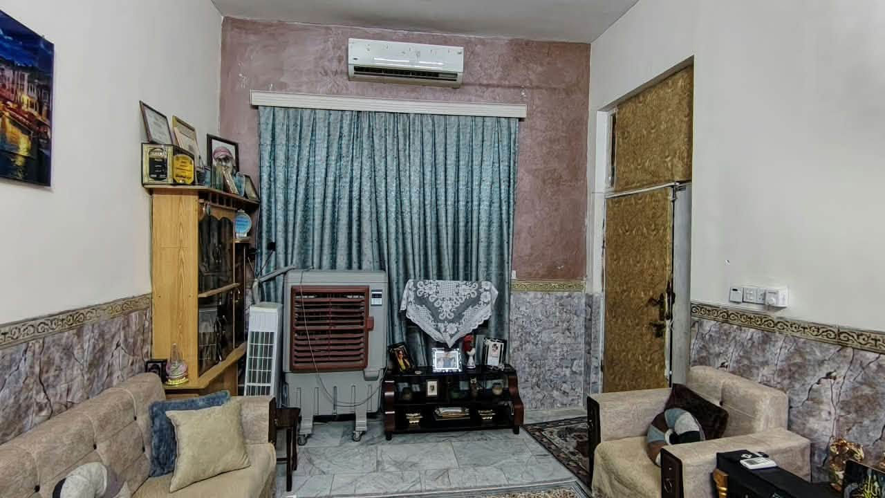 🏠بيت للبيع

📍قرب مجمع بيسان

📐مساحه مئة متر  مربع

✨ بناء درجة أولى

✨ البيت جاهز للسكن

✨ موقع مميز

🕍البناء طابق واحدكونكريت مسلح :

•غرفة
.صالة
•استقبال 
•مطبخ
•صحيات 
٩٠ مليون💶💶 قابل للتفاوض 
📞للإستفسار
***********☎️☎️
