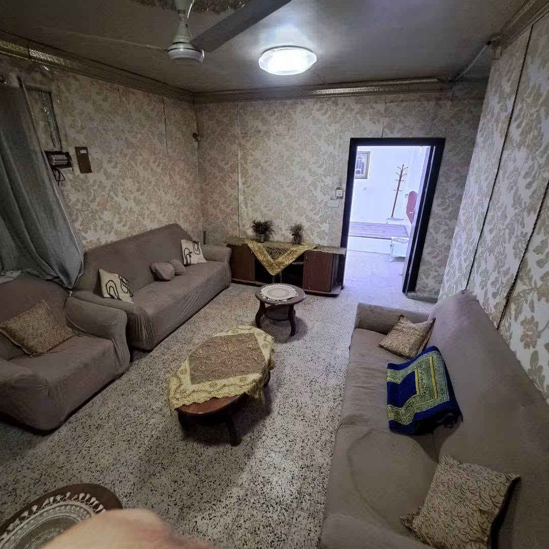 شقة للايجار في كراده المسبح كراج الفين غرفتين وصاله نضيفة نص اثاث
بيها كل التفاصيل:

✅ غرفتين وصالة واسعة

✅ 100 متر

✅ مؤثثة نصف أثاث

✅ طابق أول

✅ كرادة - المسبح

✅ يوجد كراج 2000
✅يوجد دلالية  
شركةالوزيرللعقار : ***********
