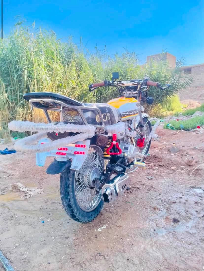 اليوم جمعه وصلى على النبي
دراجه تايكر اصلي 4كير 
دراجه مكفوله كفاله عامه وبيها منفيس فقط 
الدراجه اسبانه ممحطوط عليها تجي تفحص 
نقصها بس زنجيل تعبان الدراجه ما طاركه ابدد 
سعر 680  قفل رقمي بي واتساب 
‏***********
