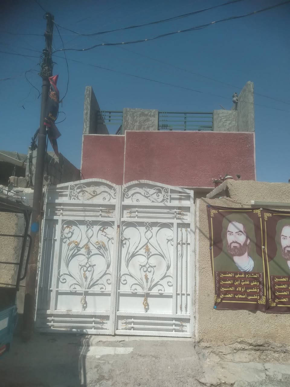 لا توجد تفاصيل

نص مكتوب في الصور:
- سلام عليكم بيت للبيع سبع قصور اول فرع على اليمين من تعبر السيطره خدمات كامله الاستفسار ***********