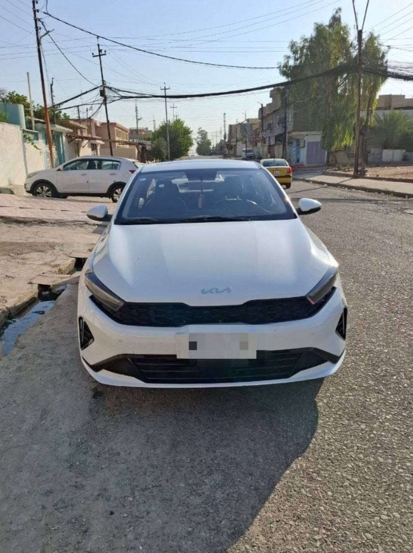السلام عليكم  سيارة k3  24 فول تجميع صيني  ماشيه  ٣٥ الف محرك  15 دبل نوزل هاتف  *********** السعر 142 وبيه مجال الموقع موصل
