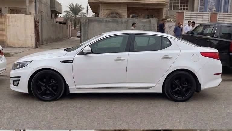 السلام عليكم
كيا اوبتيما ٢٠١٥ رقم بغداد وارد امريكي حادثها جاملغ وبنيد ماشية ١٠٠ كير محرك حدادية مكفول 
رقم الهاتف *********** 
السعر 115
