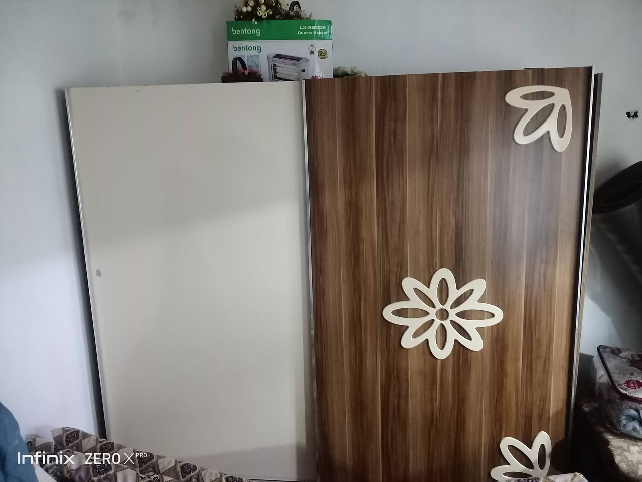 تخم نوم سبعه قطع السعر 200.الف.كركوك فيلق
***********وتساب.+او إتصال

نص مكتوب في الصور:
- Infinix ZERO X PRO