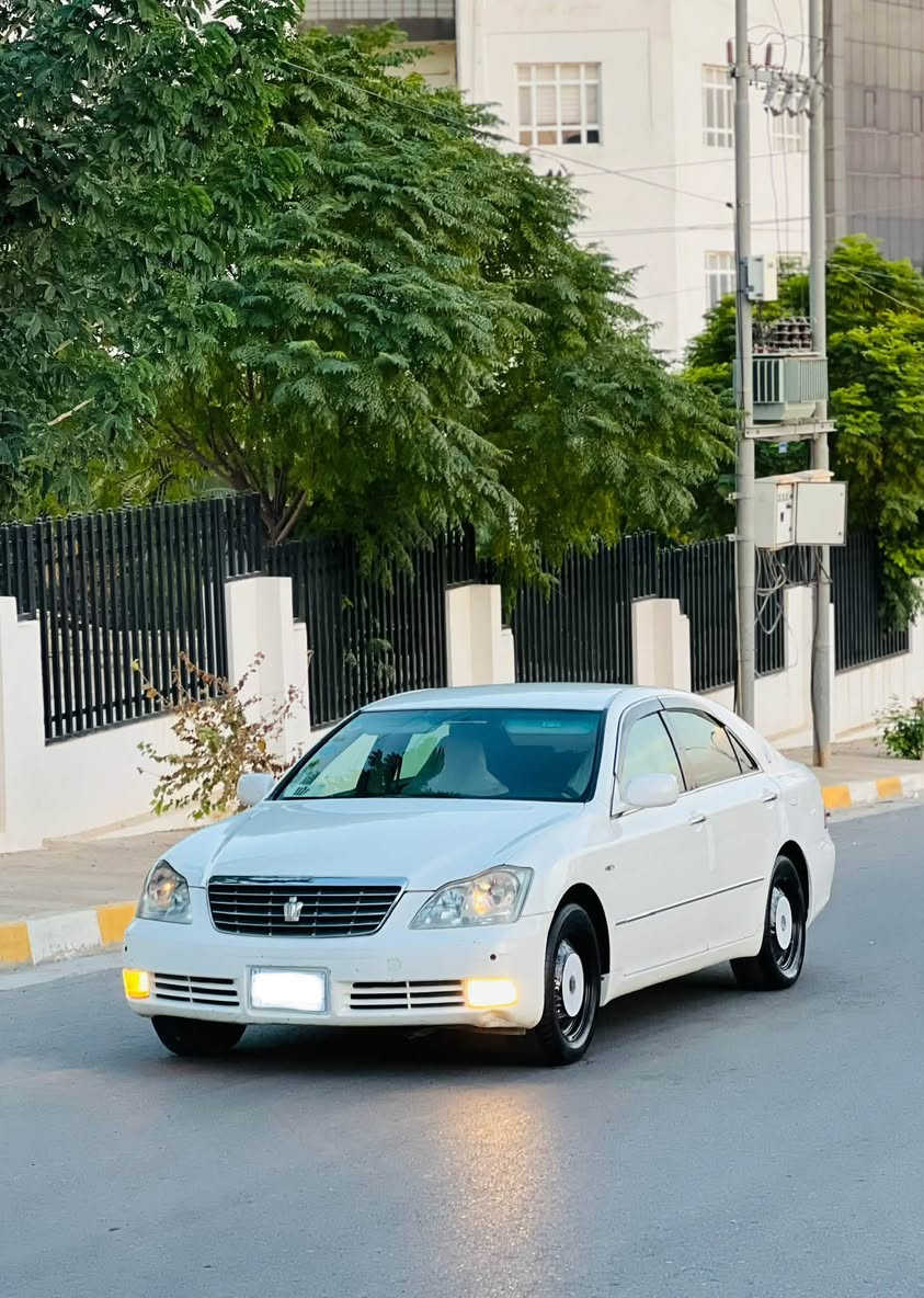 سه ياره كه براوه يه
كامل مه سروف كراوه 
ته بريد ساردوگه رم 
٢دگمه 
هه موگيانى به شه رت 
سه قف كه ڤه ر شانسى به شه رت 
سعر خوار بازار
***********
