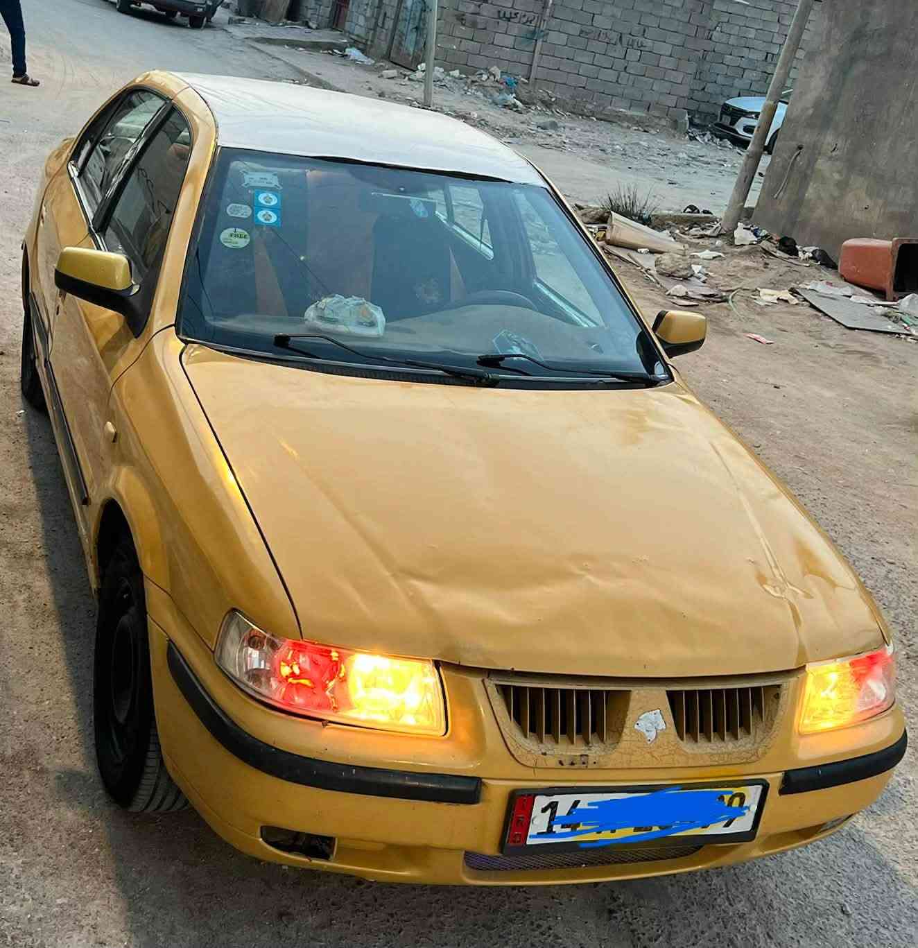 لسلام عليكم سيارة سمند موديل 2012
سيارة مصفرة هيئة وغرامات ومامطلوبة الاحد تحويل ثاني يوم سنوية باسمي تنتهي 2030 رقم انكليزي 
تخم تاير جديد حدادية جديدة محرك وكير البلادي ممحورات شاشة لايت زنون ابيعلك هالموجود شوف العين البدي عليك والباقي علي 
السعر 30 وبيها مجال 
اتصال واتساب فقط ***********

نص مكتوب في الصور:
- 22h/h5