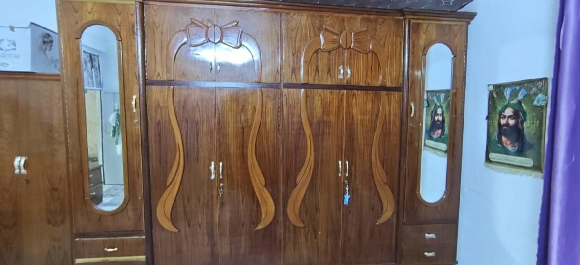 السلام عليكم  غرفه للبيع نضيفه ومرتبه بسعر600الف 
رقم الهاتف: ***********
العنوان: بغداد
