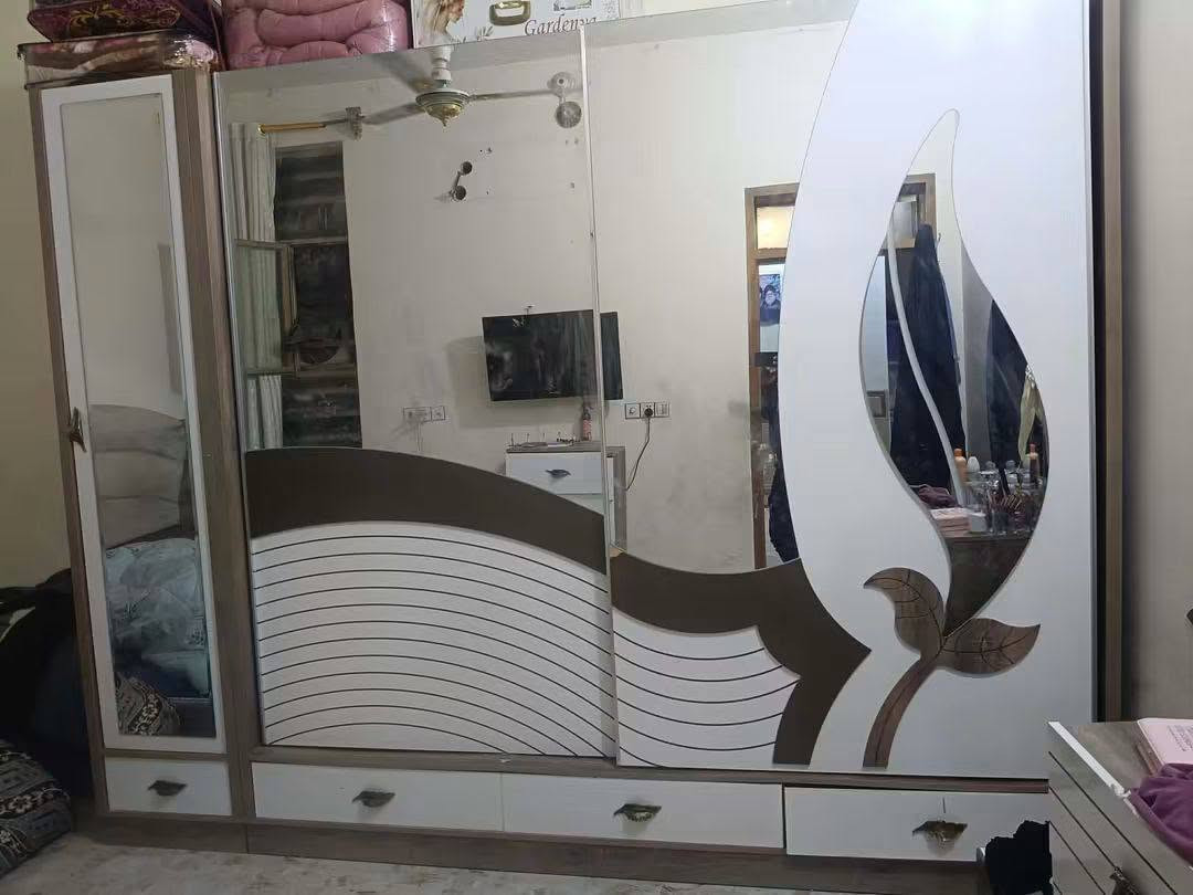 كوفه شارع المعمل • غرفه اخشاب