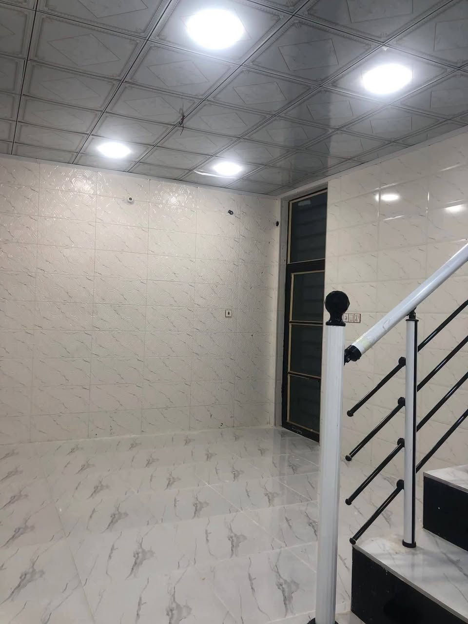 بيت للبيع مساحه 55 متر طابو صرف
حي ميسان قطاع 24 مجاور شارع العسكري 

على شارع 12 متر ركن وعلى مشتل 

البيت طابقين جديد صب كونكريت وطابوق نهروان تبليط ومجاري

الطابق الاول استقبال وصاله ومطبخ 

وصحيات داخليه وخارجيه ومكشوفات 

الطابق الثاني غرفه وصاله وصحيات 

السعر 74 مليون 

او متابعه صفحة ابو أبو علي الخالدي  كل عروض حي ميسان 

للاستفسار مكتب الخالدي للعقار

موقع المكتب حي ميسان شارع كيات قبل تقاطع شارع بوريات 

او الاتصال على الرقم التالي

***********

***********

***********
