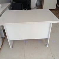 ميز مكتبي • خشب MDF • ١م/٥٠سم