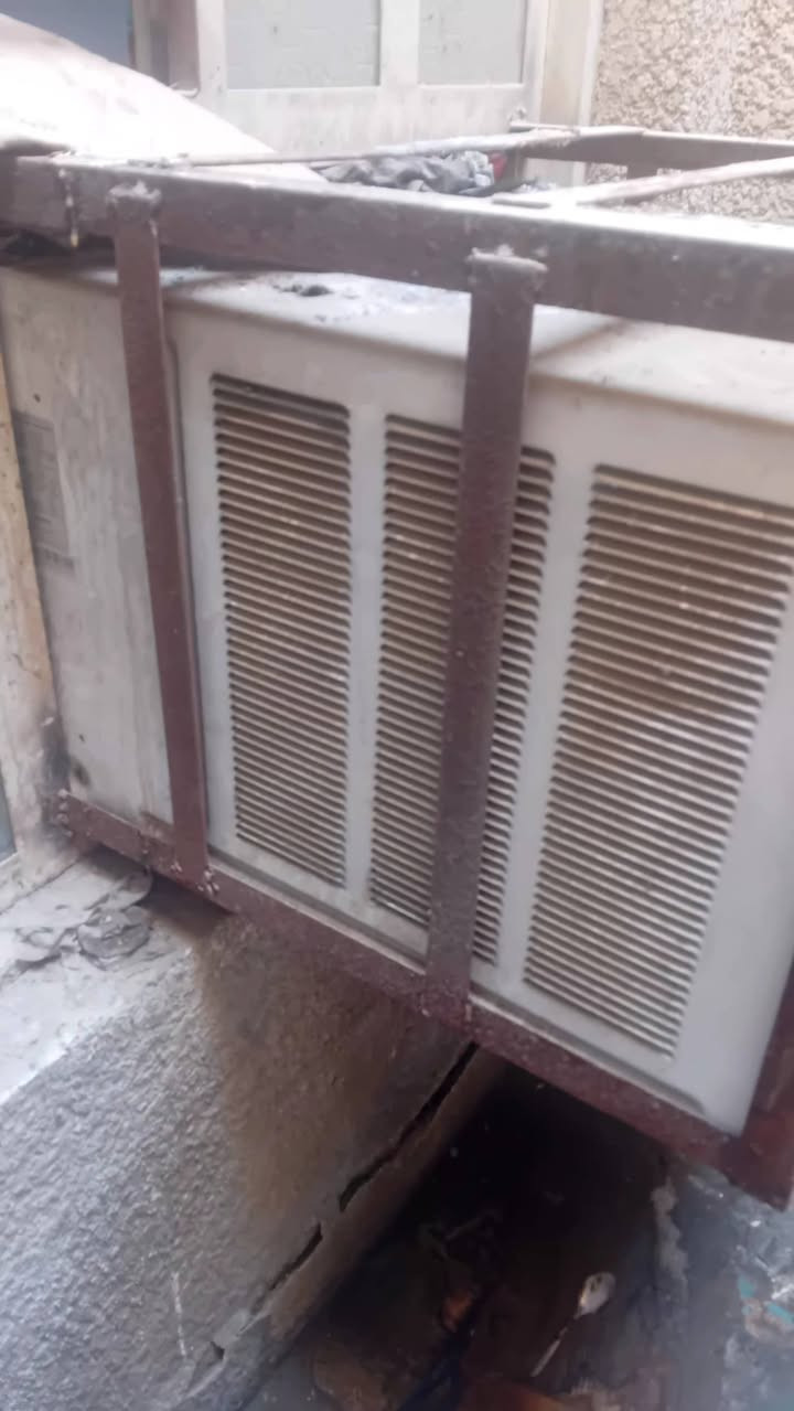 مكيف ميديا باب اول للبيع لا مصلح ولاشي قرص شركه يرادله بس غسل لكفر موجود 
ميديا للبيع مكاني العبيدي الرئاسة شارع عشرين لا داخل تصليح ولا مفتوح يرادله بس غسل سعر ٢٠٠ قفل 
***********
