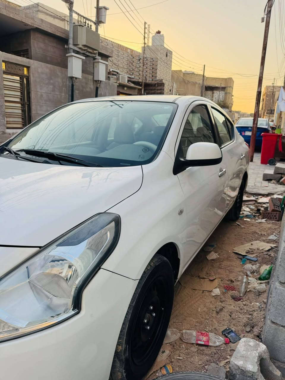 نيسان صني هندي موديل 2024 
ماشيه 32الف كفاله من الضربه وتبديل  
فقط دحجه في الباب  صفحئ العبري ضرر بسيط مثل ما موضح في الصوره 
كير محرك كفاله برغي ما مفتوح بيها 
كلشي ما ناقصها 
سياره ما ناقصها اي شي 
السعر 117$ وبيها مجال 
في البصره الزبير 
للستفسار ***********
