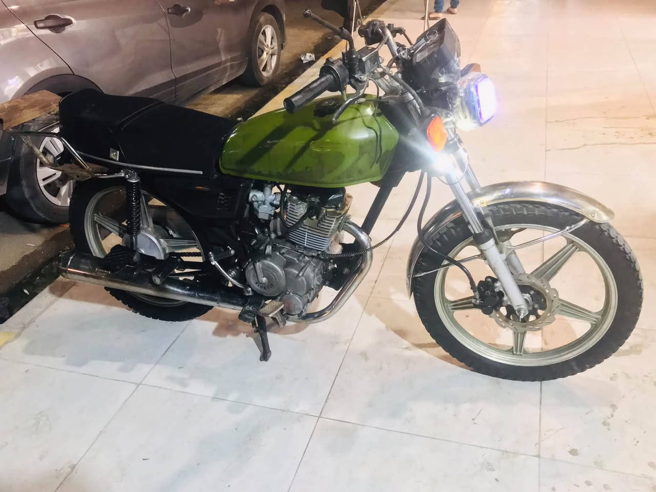 متاح 5 كير سلف هندر كهربائيات كله شغال محرك حجم 200 موديل 18 لا صرف ولا بخار ولا يذب دهن دبلات خلفي امامي شغال بريك خلفي امامي شغال وياله خلفي امامي عدل تايرات نضاف سويج بلاد س 270 وبي مجال شراي تفضل خاص او تصل وتساب هم موجود 

‭***********‬
