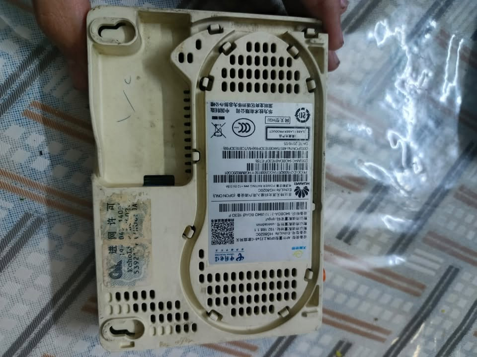 راوتر مستعمل نظيف للبيع مع تحويله ONT/100ms
السعر / 40 وبي مجال . 

للتواصل / ‭ *********** ‬بي واتساب .
