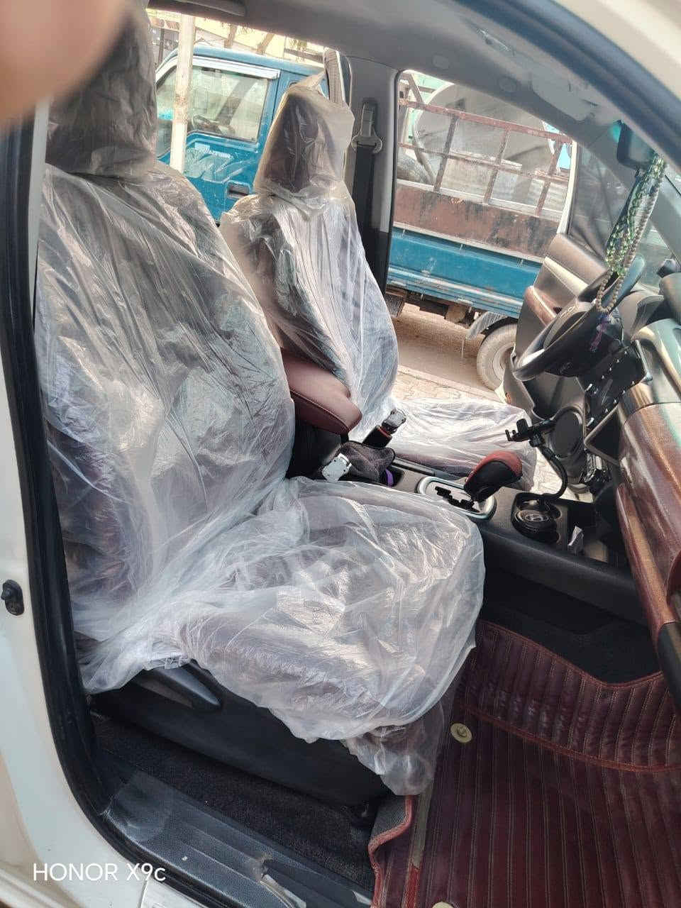 السلام عليكم بيكم هايلوكس موديل 2021 رقم اربيل سياره مكفوله عدا شبر بارد جامرلغ الامامي سياره جديده شركه ساز بصمه قطعتين تبريد سياره خير من الله عارضها 255وبيها مجال مكان السيارة ديالى المقداديه رقم الهاتف ***********
