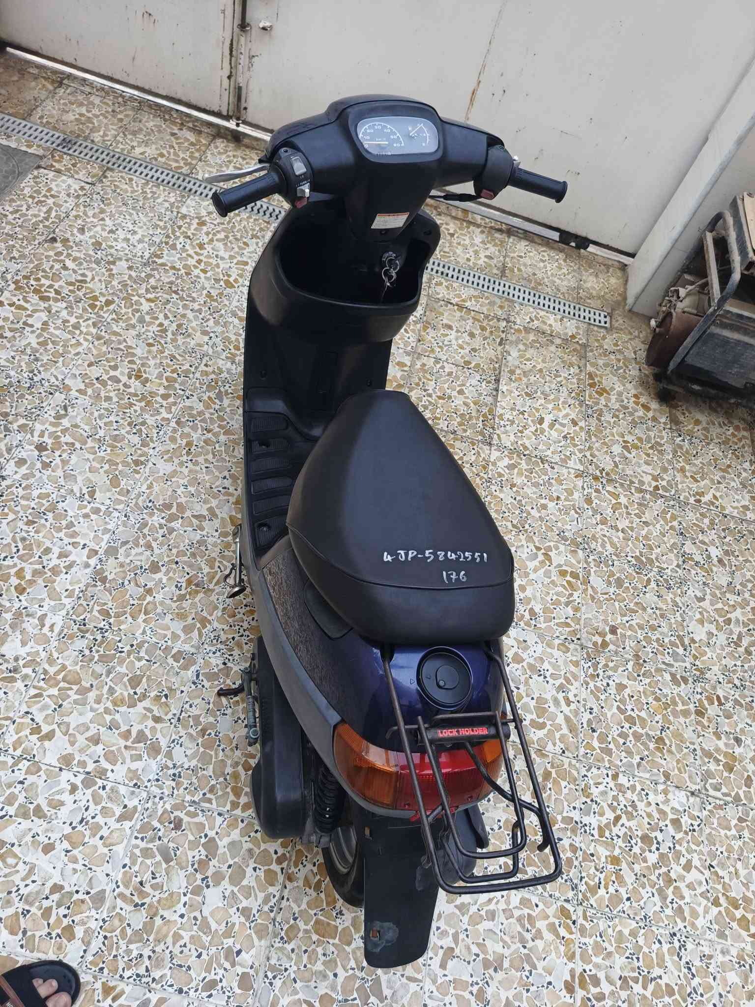 سلام عليكم دراجه بطه للبيع مكفوله من كلشي اوراق باسمي . سعر 600 وبيهه مجال بسيط. الاستفسار (***********) غير متواجد على فيس بك
