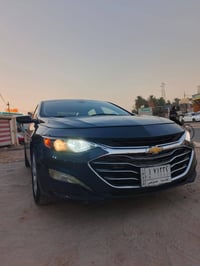 خط بنات • سيارة صالون • جامعة بابل