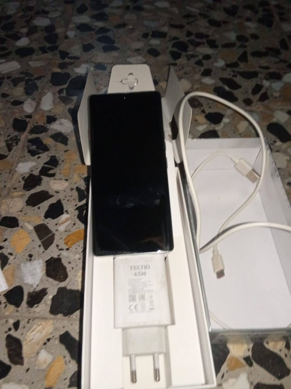 تيكنو كامون ٤٠ برو 5G • ٢٥٦ جيجا • رام ٨+٨
