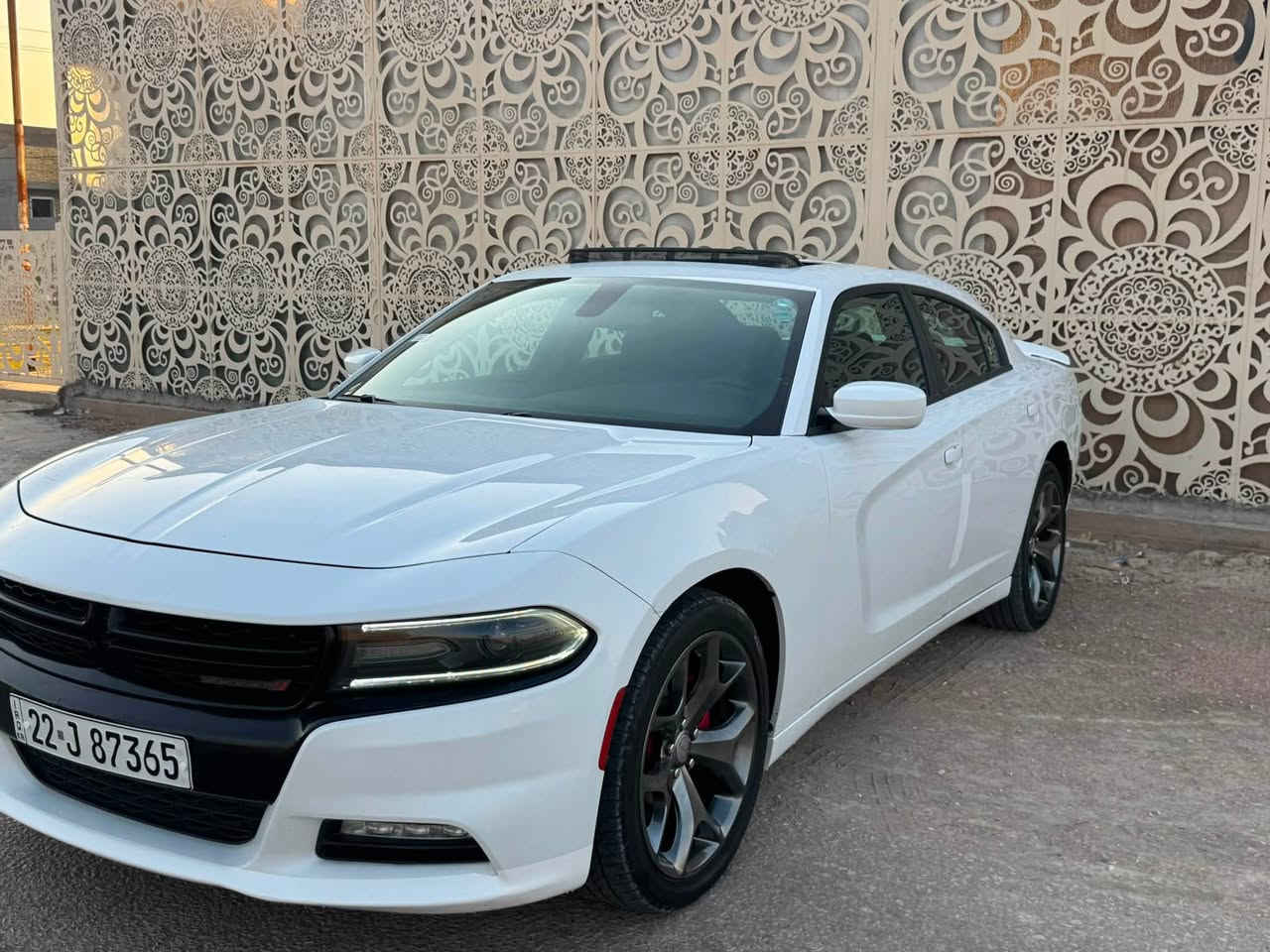 سلام عليكم 🫡 بس ليدور جديد
جارجر موديل 2017 فول موصفات
رقم  اربيل  تحويل مباشر
جاهزه للخير كلين مكفوله من صبغ وتبديل فقط
 بارد قليل

مكينه كير كفاله شرط ع وضع الشركه 
حداديه الشركه مفتوحه
تخم تاير صار اسبوع شاده

المسافة المقطوعة 118m
استخدااام شخصي

حجم المحرك 3600

مواصفات  
كامره خلفيه
 شفتات سترين 
مصابيح امامية زنون مع بلوجكتر LED .
ويل قياس 20
شاشه  مع نظام ملاحة نفكيشن GPS .
 مقاعد أمامية كهربائية
مقاعد أمامية  وتدفئة .
 تشغيل عن بعد . .
 محدد سرعة . .
 كاميرا خلفية دوارة 
السياره كارتون احلى واجدد من الصور 
كله ع البلاد 
 
للاستفسار
                           *********** 

مكان السيارة بابل

