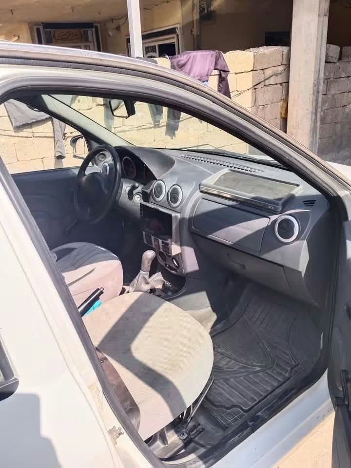 السلام عليكم سيارة رينو موديل 9 كير ومحرك نضيفات ستيرن بور مصبوغه صبغ جماليه تبريد شغال بس منقص غاز  العنوان الدورة هور رجب للتواصل على هذا الرقم ***********
