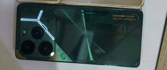 موبايل
TECNO POVA 6 PRO
5g

الموصفات 
المعالج Dimensty6080
108Mالكاميرا
🔌 70wالشحن

6000 ملي أمبير +  البطاريه 99 ماله
النضافه99/100
60 فريم ببجي 
120 هرتز
يحتوي على اضائه ديناميكية 
جهاز حلو ونضيف ومستعمل قليل 
السعر210ألف وبيه مجال بسيط للطيبين 
الملحقات كفر لاعب كرة قدم + كفر أصلي+ كرتون الجهاز 
الجاهز لوك Look  وفرصه ذهبيه

للتواصل خاص أو الاتصال على الأرقام 
***********
***********
***********

نص مكتوب في الصور:
- CAMON 30 Pro 5G 23mm f/1.8 1/50s ISO319