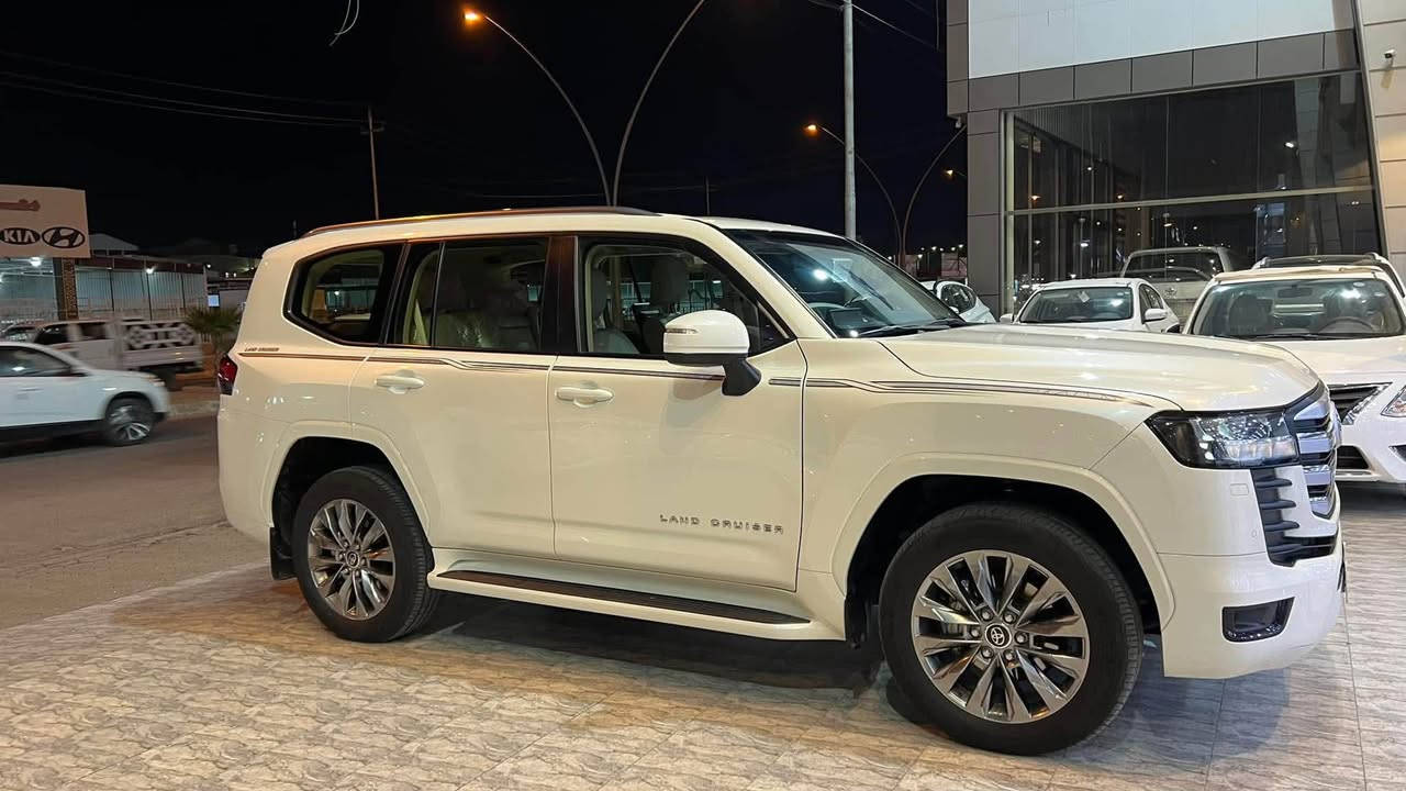 تويوتا لاندكروزر GX.R 2023 🤍

للبيع تويوتا لاندكروزر GX.R موديل 2023، محرك V6. 

المواصفات:

* محرك 6 سلندر (V6).
* فتحة سقف.
* كاميرا خلفية.
* داخلية ماروني.
* مقاعد كهربائية.
* تحكم بالمقود.
* تشغيل بصمة (Smart Key).
* تشغيل زر.
* شاشة لمس.
* مثبت سرعة.
* حساسات أمامية وخلفية.

* سعر 650 وبيها مجال. 

رقم اربيل.
الممشى: 140 آلاف كيلومتر.

السياره كفاله تجي تفحص سونار ،.

📍 عنوان:
الأنبار - الخالدية.

📞 للاستفسار يرجى التواصل على:
***********
