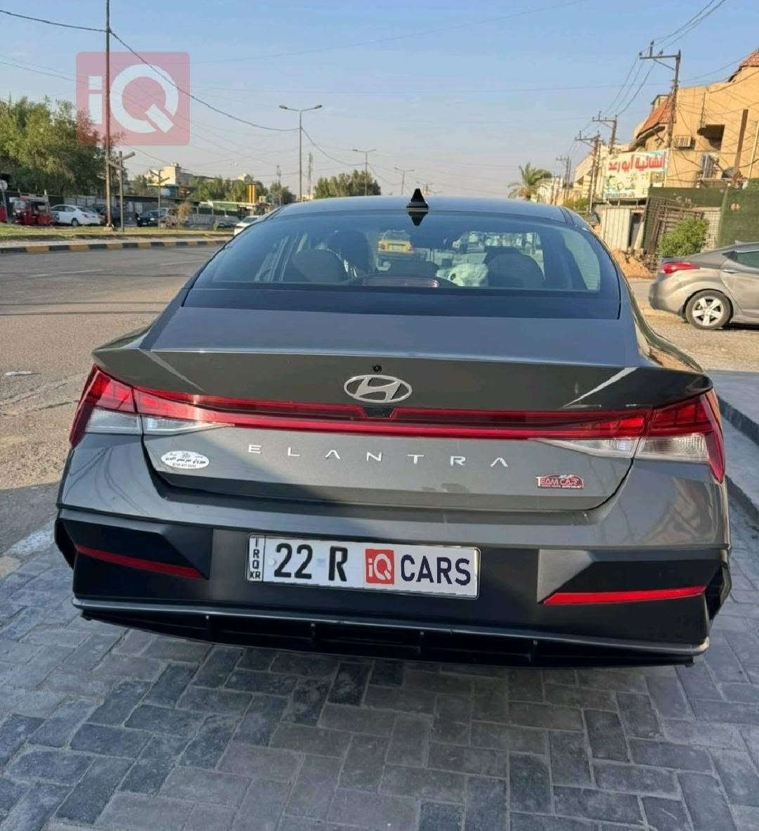 السلام عليكم.. النترا امريكي 2024  فول مواصفات مكينة 2.0 الممشى 12 الف كم 
لون اسمنتي 
مواصفات السيارة فتحة سقف وبصمة وتشغيل عن بعد حساسات امامية خلفية كاميرا خلفية نظام ترحيب  صندوك ذكي فتح عند الاقتراب شاشة Android Auto و Apple Carplay 
4 وضعيات قيادة  Smart - Normal - Eco - Sport
تحكم كامل بالمقود(ستيرن) شاحن لاسلكي عدادات ديجتال كاملة وبعد بيها هواية موصفات تدفئه بل كشنات  
بيها بس باب صبغ وجاملغ مبدل امامي
السيارة نظيفة استخدام شخصي
سعره 165 ورقة وبيها مجال.
📞 ***********
الاتصال على الرقم حصىرأ

