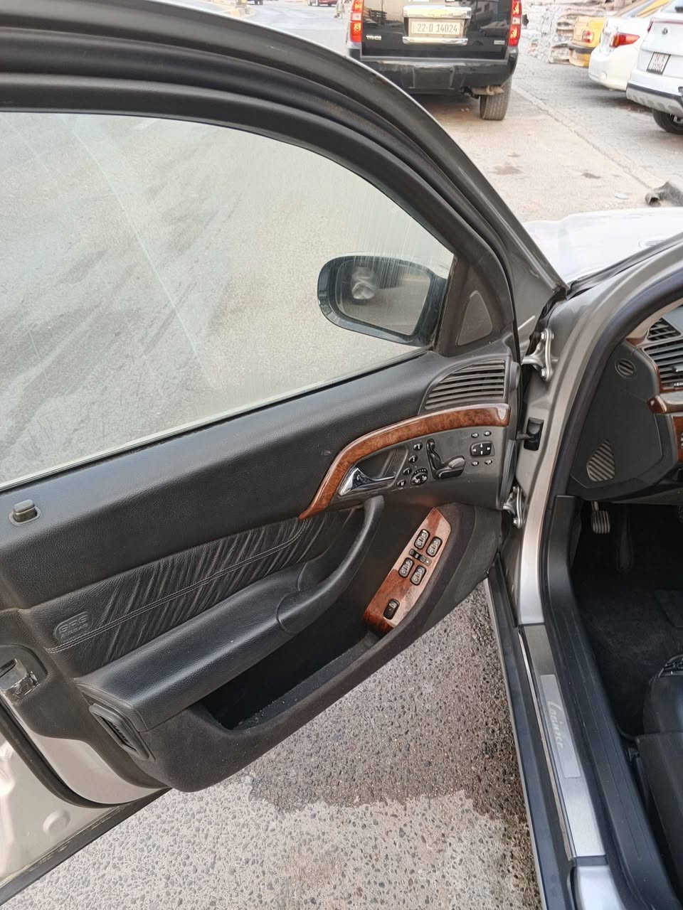 سلام عليكم من رخصه الادمن مارسدس غواصه 2002 للبيع 500s فول مواصفات مكفوله من الضربه السعر 105وبيهه مجال  رقم التلفون*********** العنوان البصره البصرة, العراق
