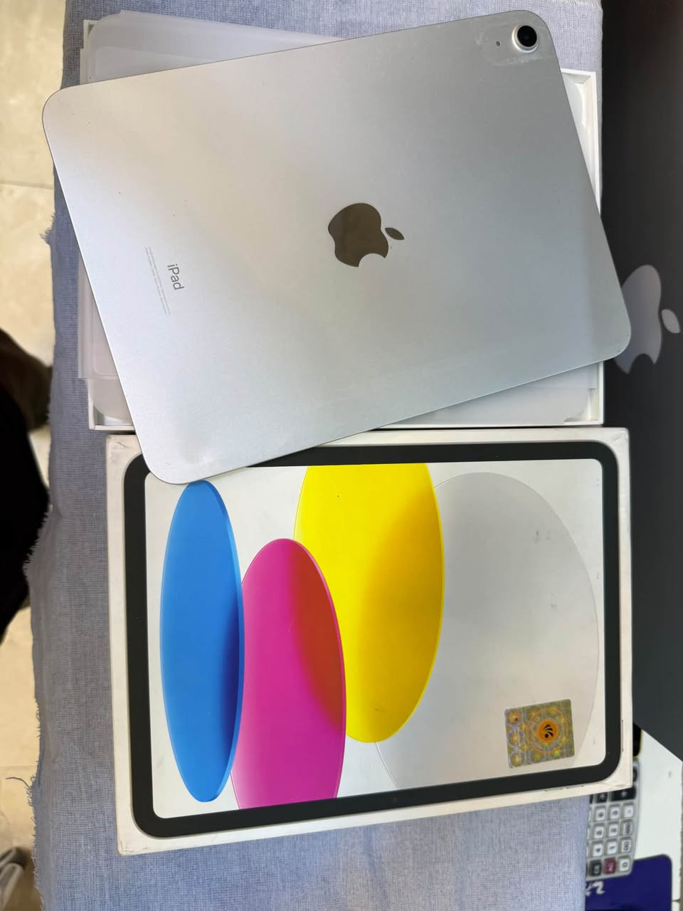 Apple ipad 10.9 - 256
ايباد 10 ذاكرة 256 ضمان شركة عين الفهد الجهاز
كارتونة وغراض كاملة 
السعر 400 الف قفل من الاخير 
بي شوية عواج بالشاصي 
بطارية 87 
نظافة 95% 
عنواني زيونة 
متواجد واتساب 
***********
