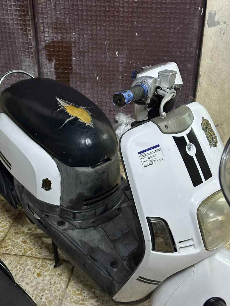 بوليسي للبيع  سلف هندر محرك ابلادي  ماطاختة السبانة بلادية الدراجة. كلها كهربائيات كلها شغاله تايرات جدد دبلاتها نضيفه قفل استيرن قفل جنطه ابريكات خلفي امامي كيج سرعه كيج بانزين الدراجه كامله خير من الله سعرها 600الف بيها مجال بسيط مكاني بغداد شهداء العبيدي ‏‪***********‬‏
