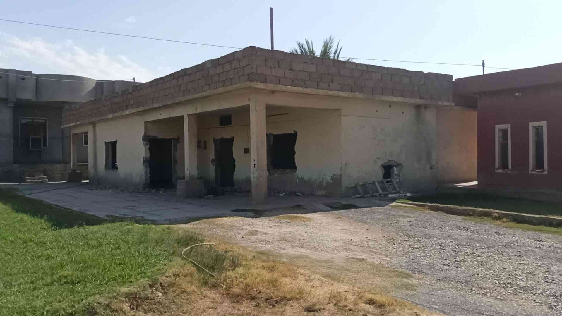 السلام عليكم
السلام عليكم مطلوب كادر تفليش بيوت
عندي هذا البيت اريد افلشو
مكاني الشرقاط قرية شكرا 
الي يحب يشتغل يتصل 

***********
