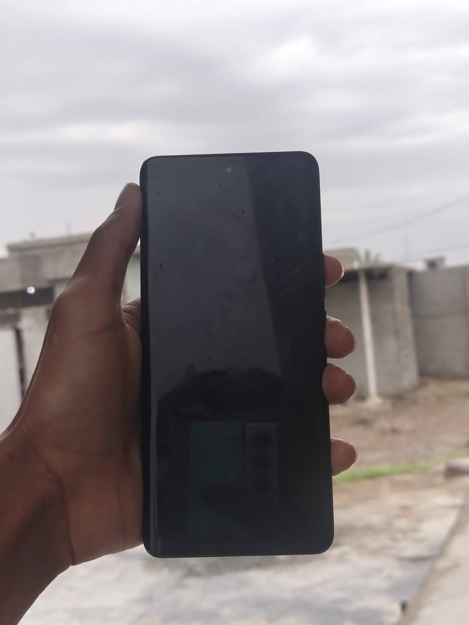 هونر x9B رام 12 ذاكرة 256 كامل ملحقات شرط ما مفتوح 
السعر 275 
***********
