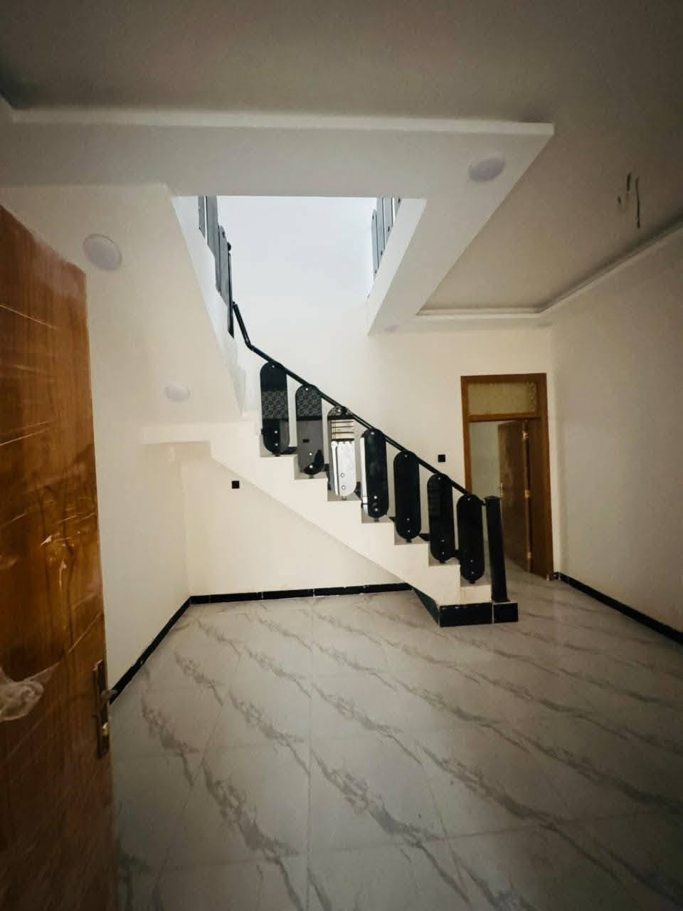 نجف • ١٠٠م • ٣ غرف