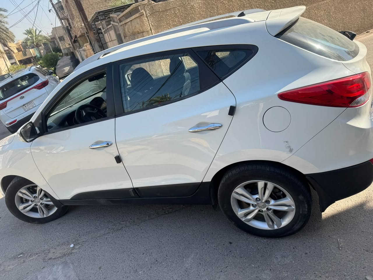 توسان ٢٠١٢ • مكينة ٢٤٠٠ • بدون دواخل